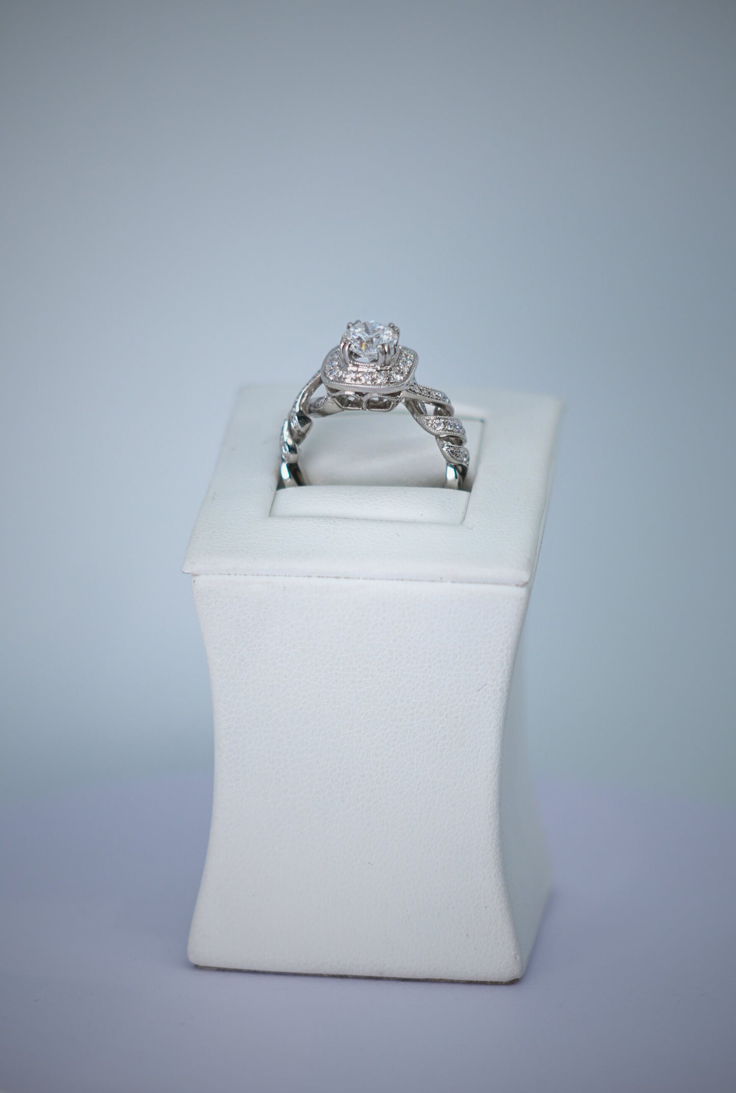 14K White Gold 1ct Centre Diamond Engagement Ring