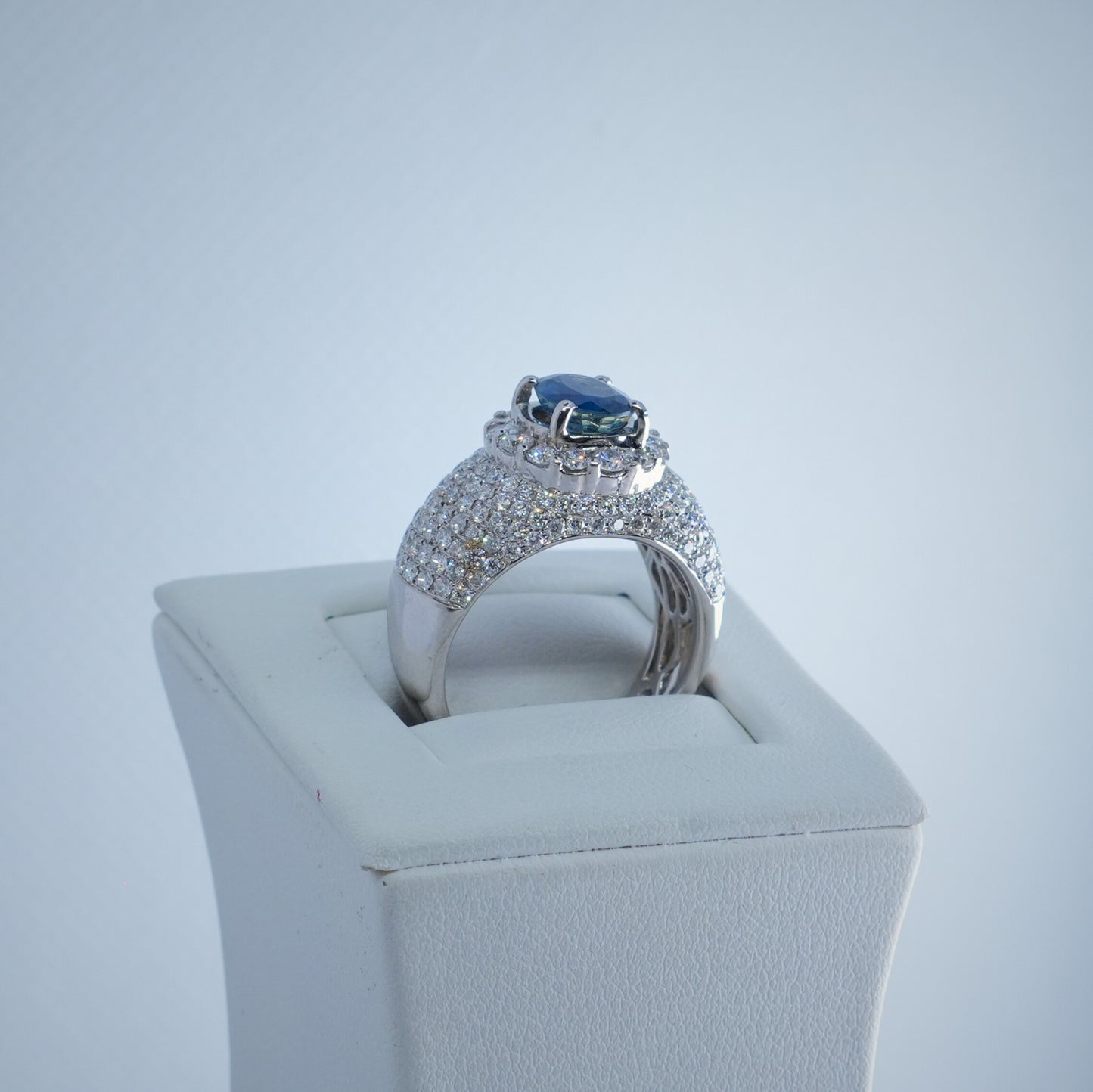 18K White Gold Sapphire & Diamond Dress Ring