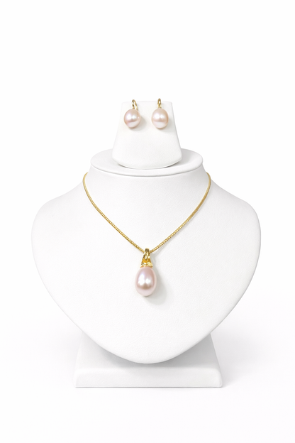 Pre-Loved 18K Yellow Gold Pink-Tone Freshwater Pearl Necklace & Earring Set