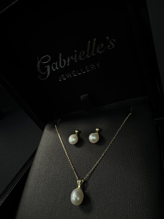 9K Yellow Gold Oval Pearl Set