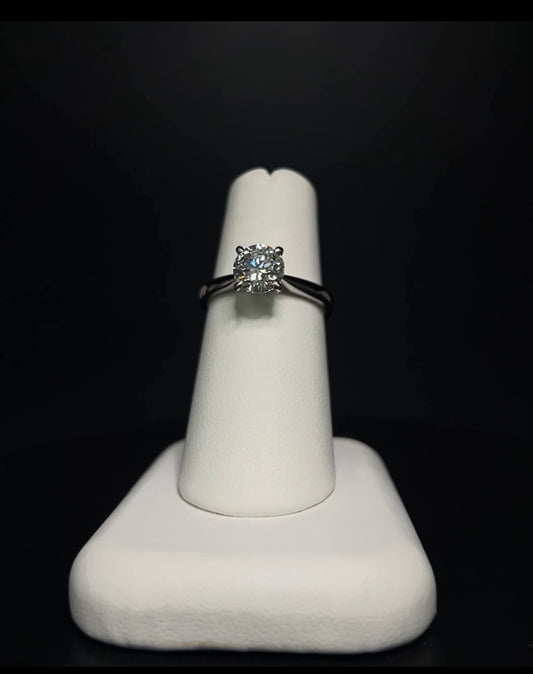 The Petal Solitaire Round Ring